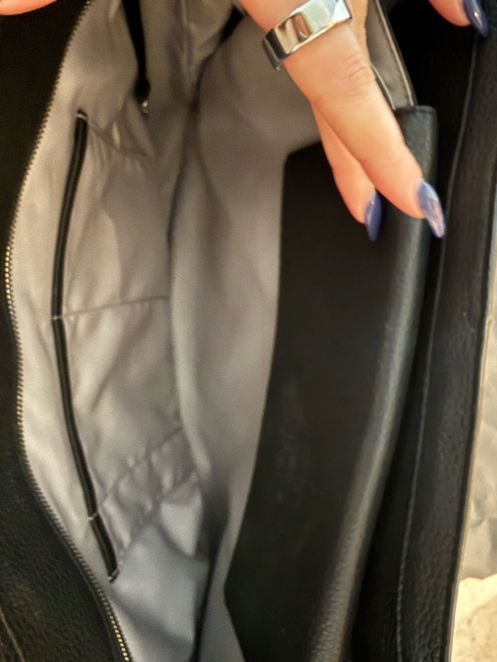 TUMI Black Leather Travel Tote Bag - Picture 3 of 10